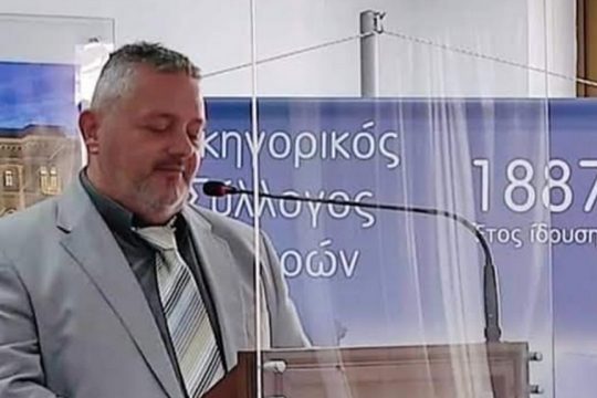 Η Δημοκρατία σε αναστολή